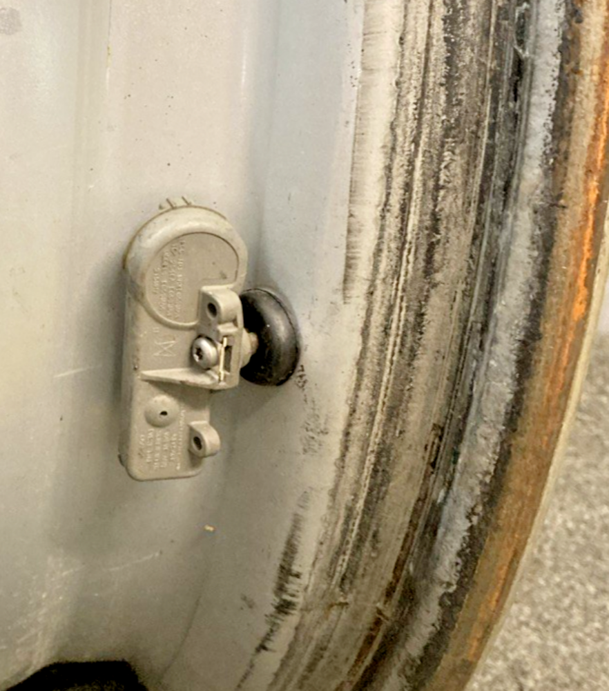 ACCURIDE 560-08095 17" 17x7.5 8 LUG STEEL WHEEL RIM (SILVER) 2015 CHEVY/GMC