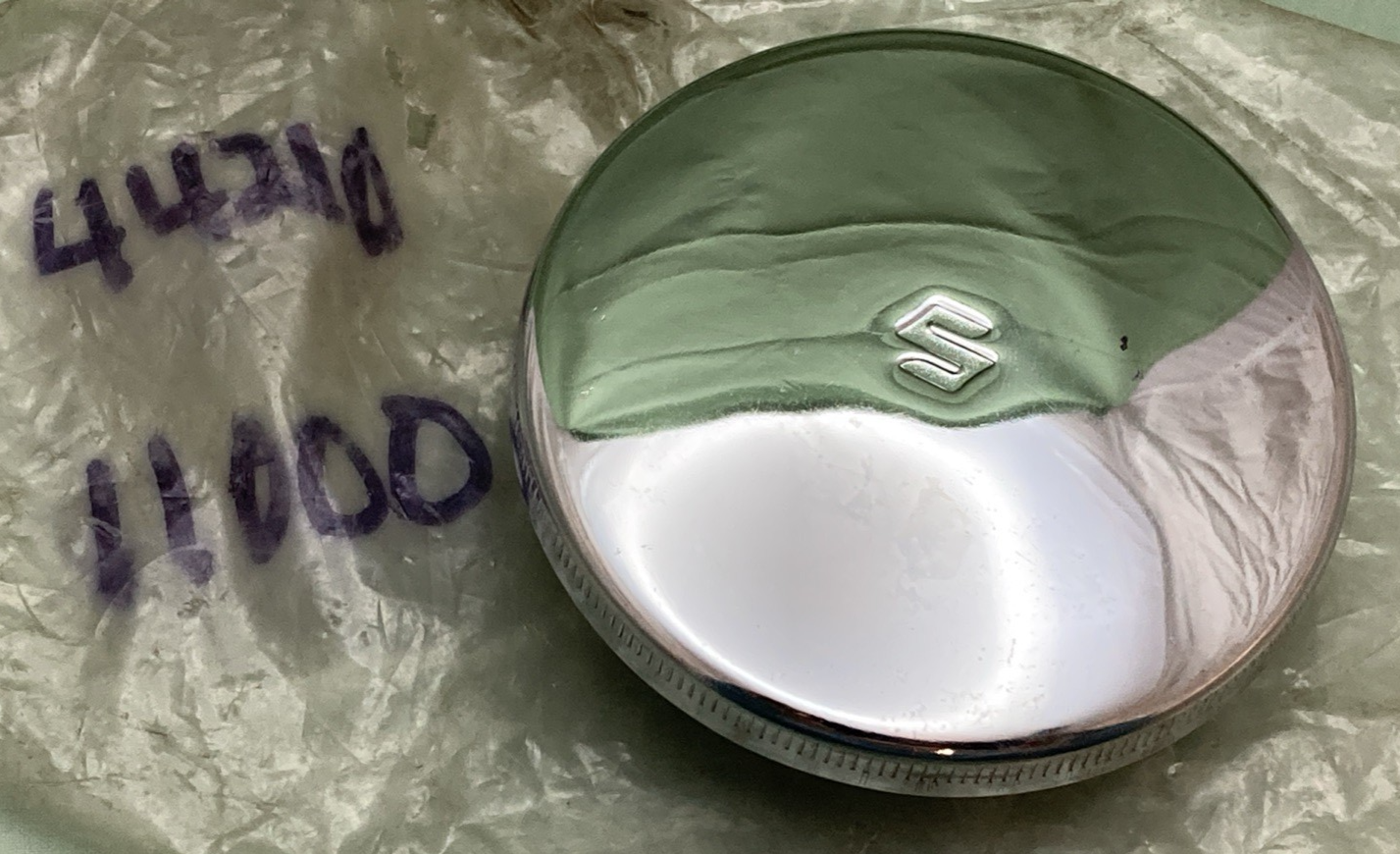 NEW GENUINE SUZUKI 44210-11000 Cap, Fuel Tank