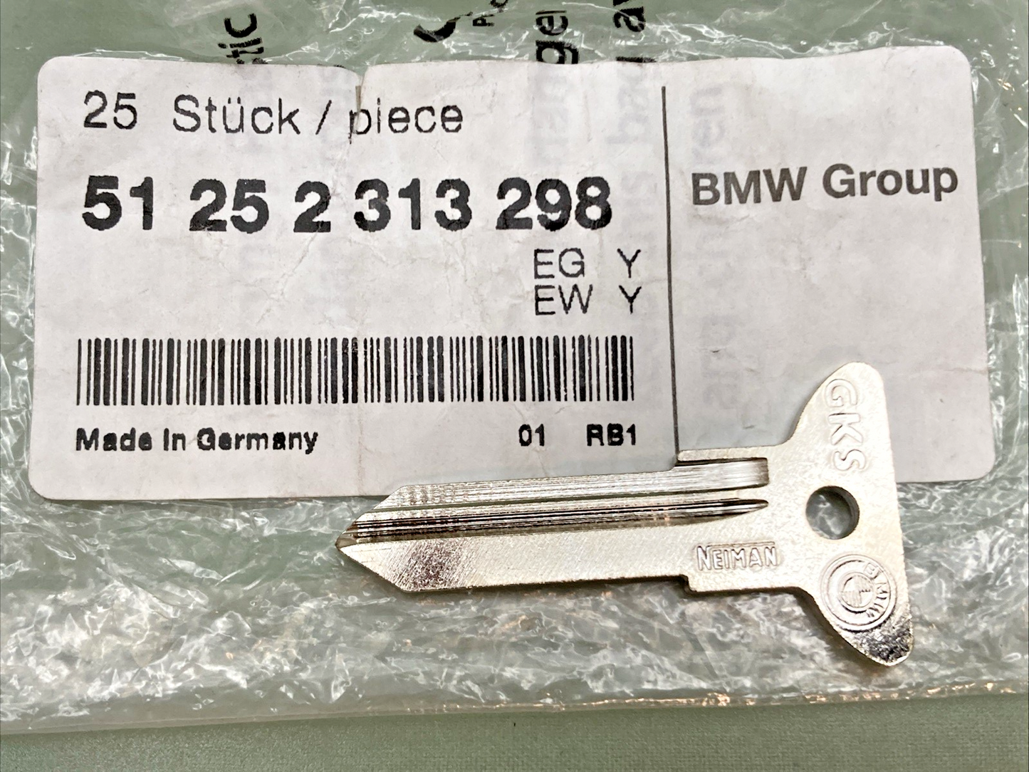 NEW GENUINE BMW 51252313298 Key (Blank)