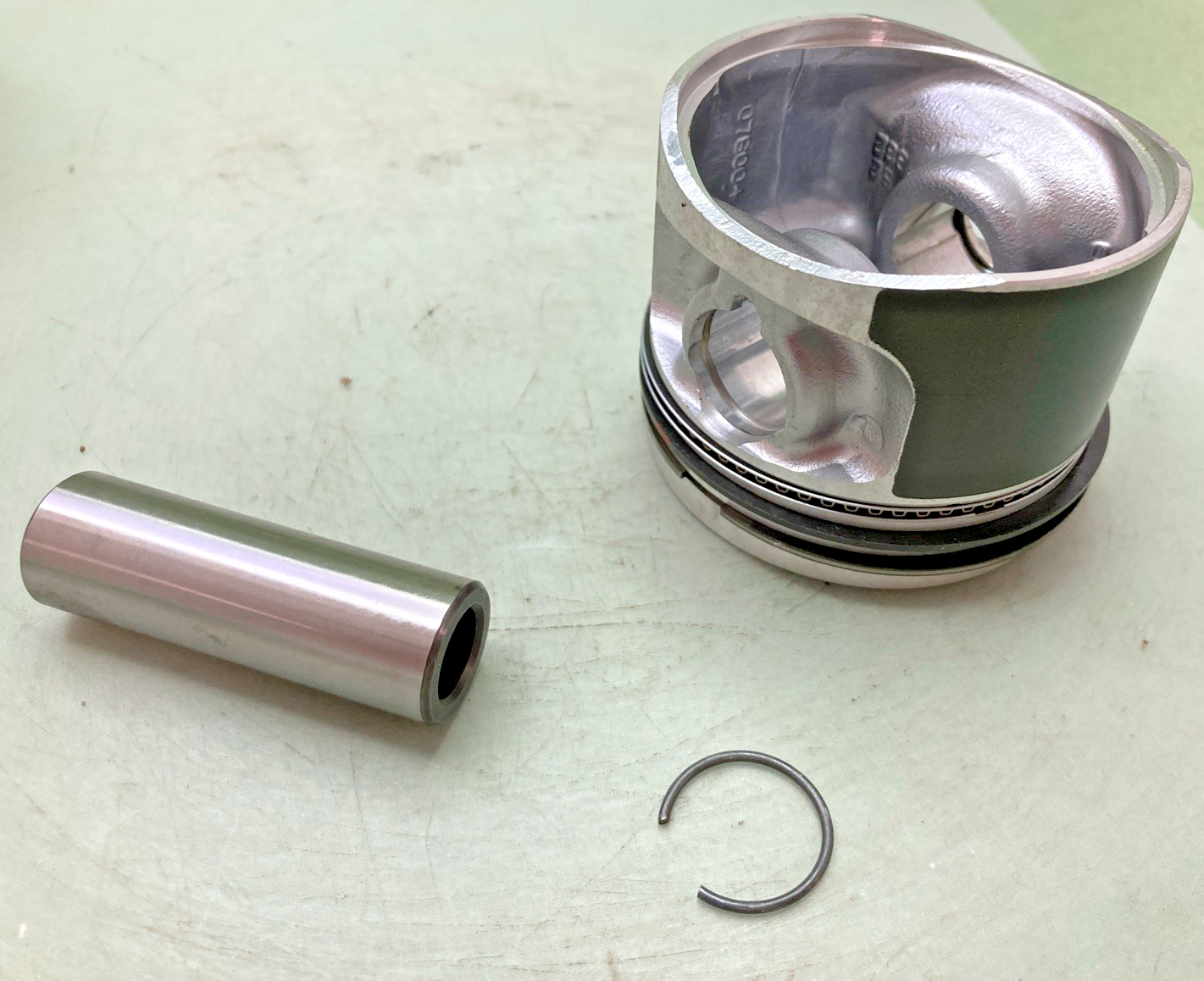 NEW REPLACES HARLEY DAVIDSON 22640-86D PISTON SET
