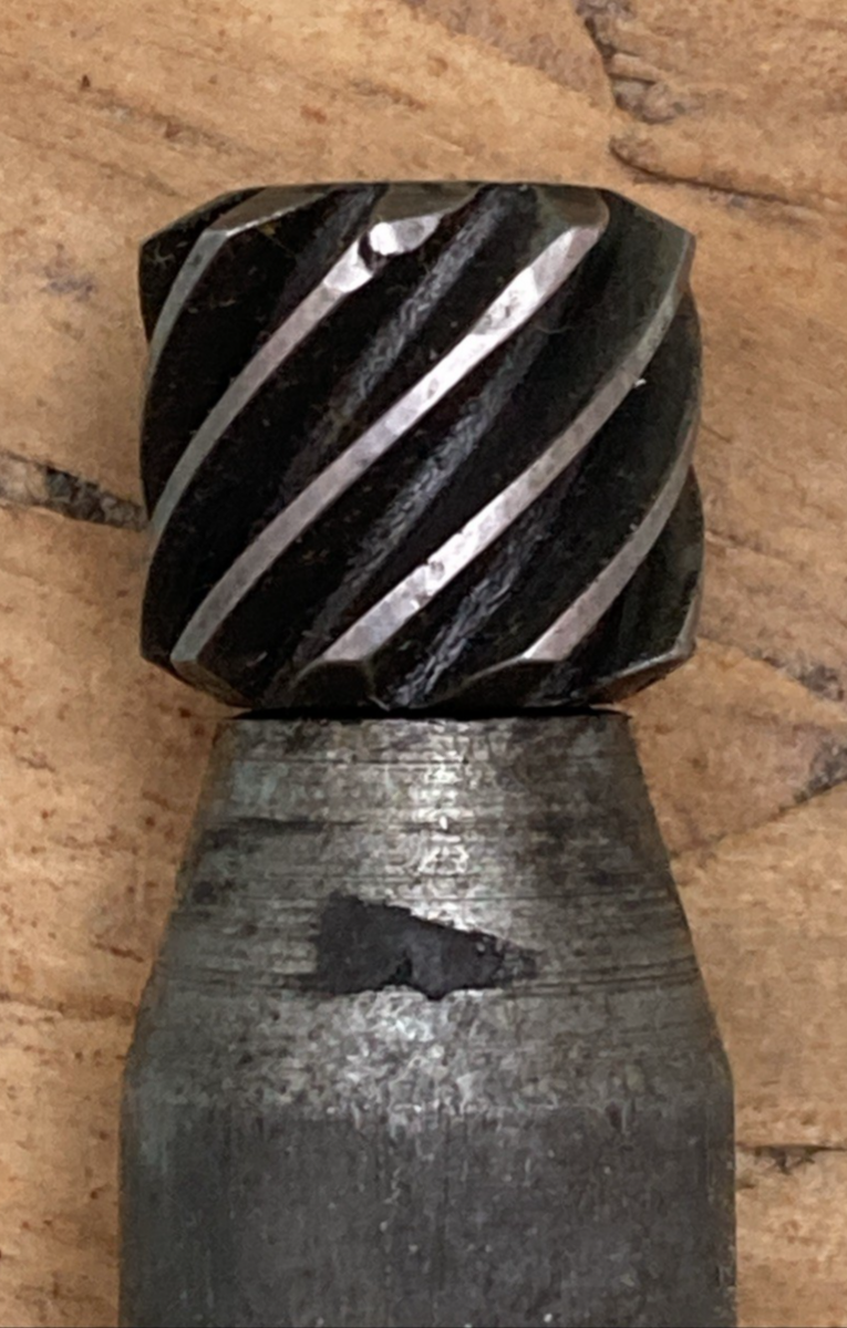 GENUINE HARLEY DAVIDSON 67100-47 Drive gear & shaft