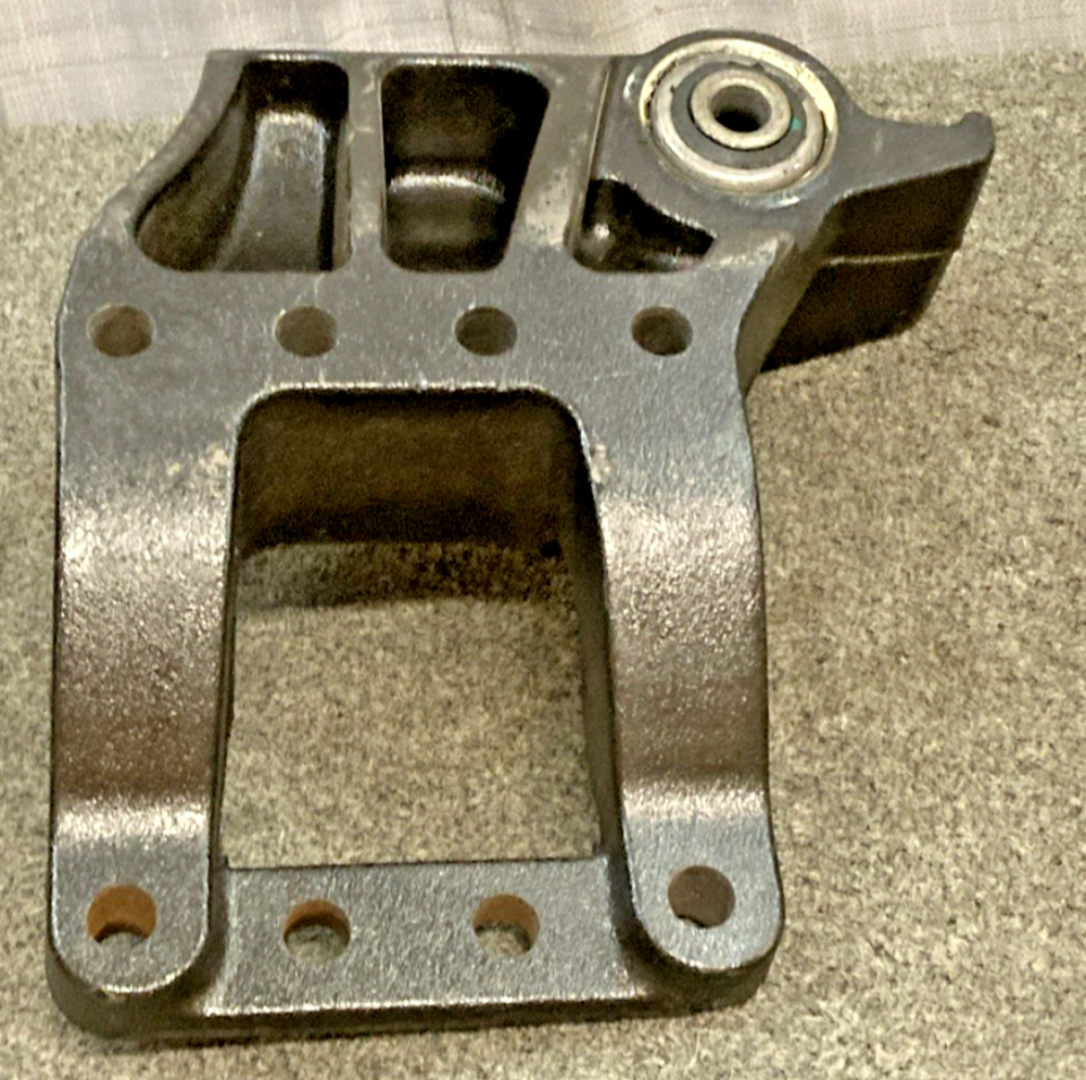 NEW GENUINE FREIGHTLINER A16-21197-009 SPRING HANGER BRACKET ASSEMBLY RH