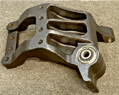 NEW GENUINE FREIGHTLINER A16-21197-009 SPRING HANGER BRACKET ASSEMBLY RH
