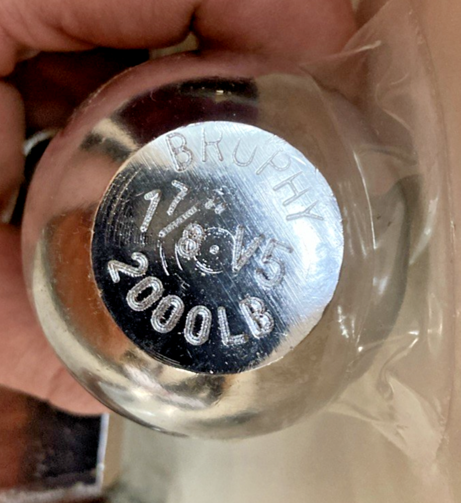 NEW GENUINE KHROME WERKS 3902-0067 RECEIVER TRAILER HITCH BLACK, W/OUT REAR RAIL