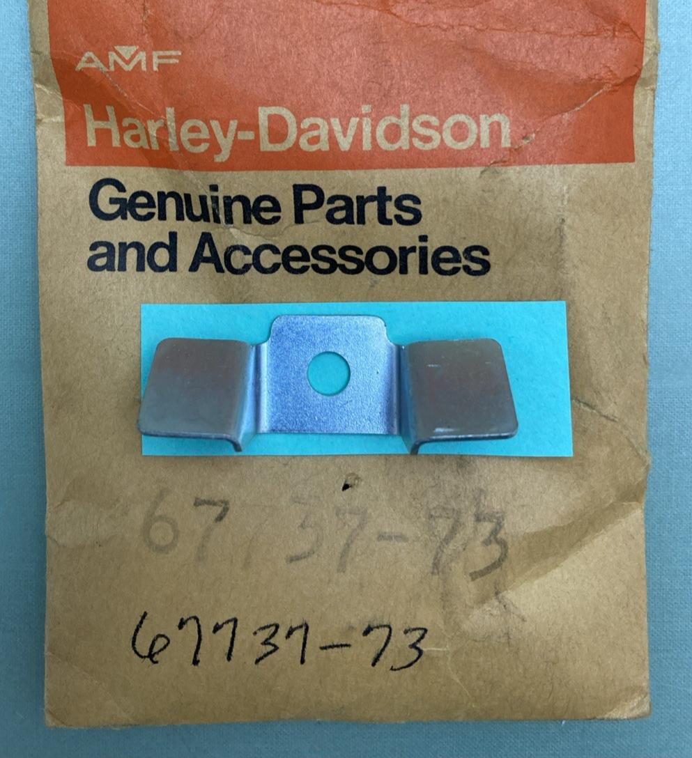 NEW GENUINE HARLEY DAVIDSON 67737-73 Clip, headlamp bracket