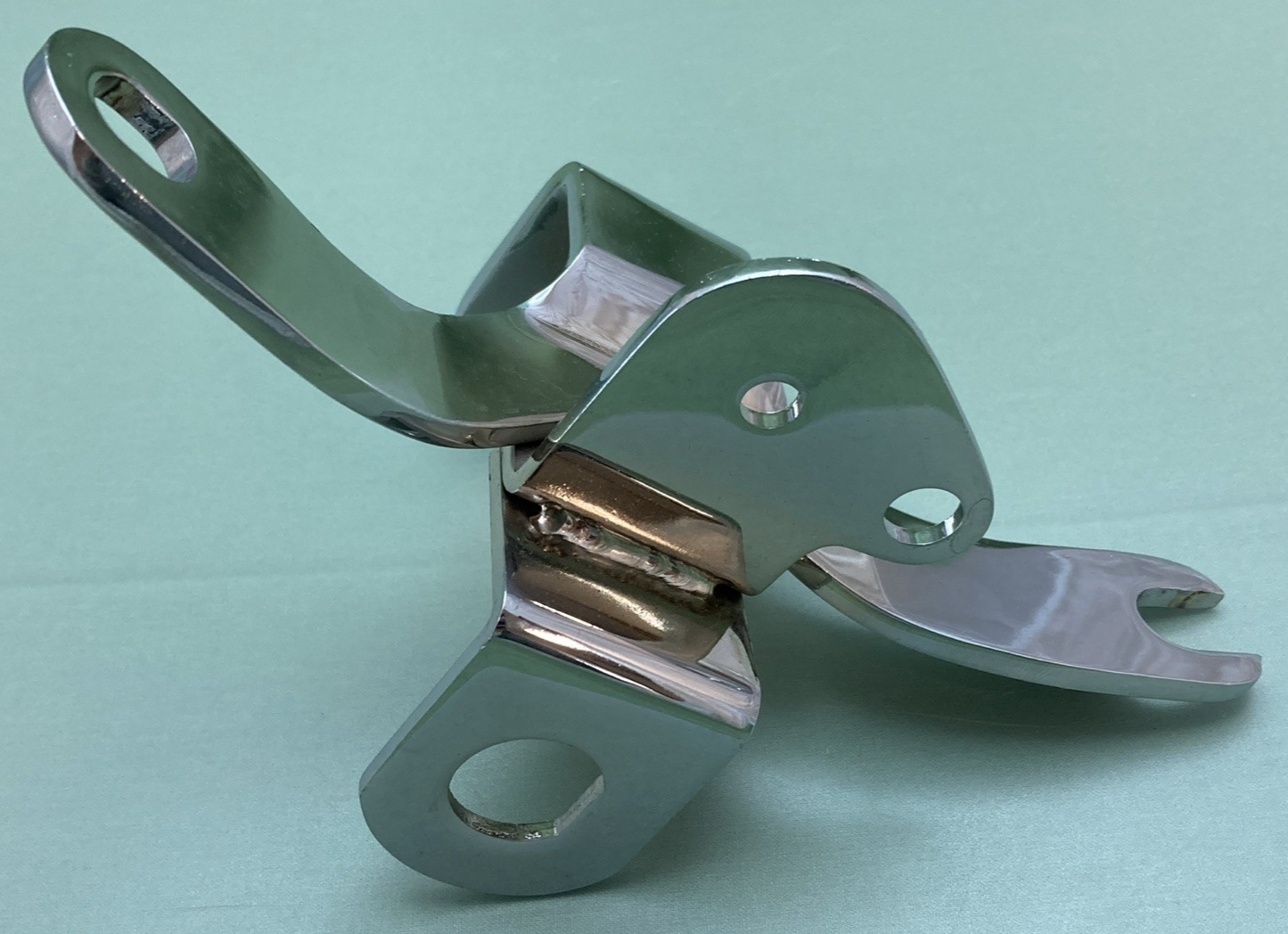 NEW REPLACES HARLEY DAVIDSON 69018-73TA Engine mounting bracket