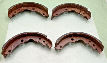 NEW GENUINE ROYAL 847 DISC BRAKE PADS SET