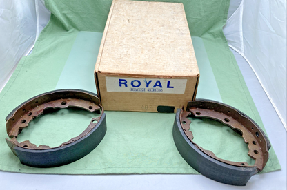 NEW GENUINE ROYAL 847 DISC BRAKE PADS SET
