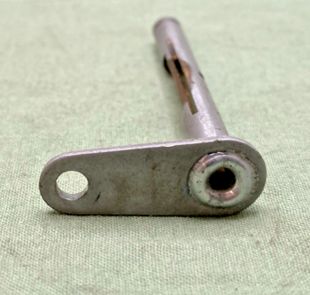 NEW GENUINE HARLEY DAVIDSON 27672-59 CARB CHOKE SHAFT AND LEVER