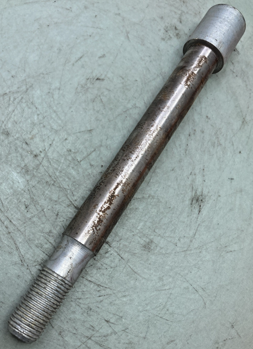 NEW GENUINE HARLEY DAVIDSON 43871-52 FRONT AXLE