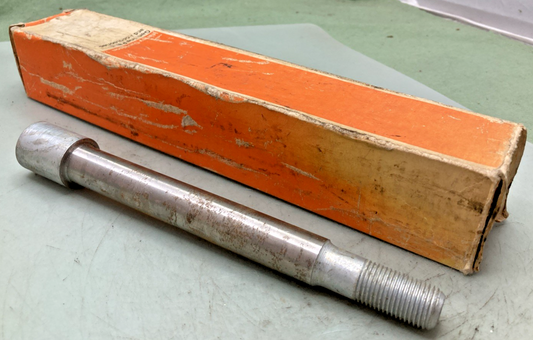 NEW GENUINE HARLEY DAVIDSON 43871-52 FRONT AXLE