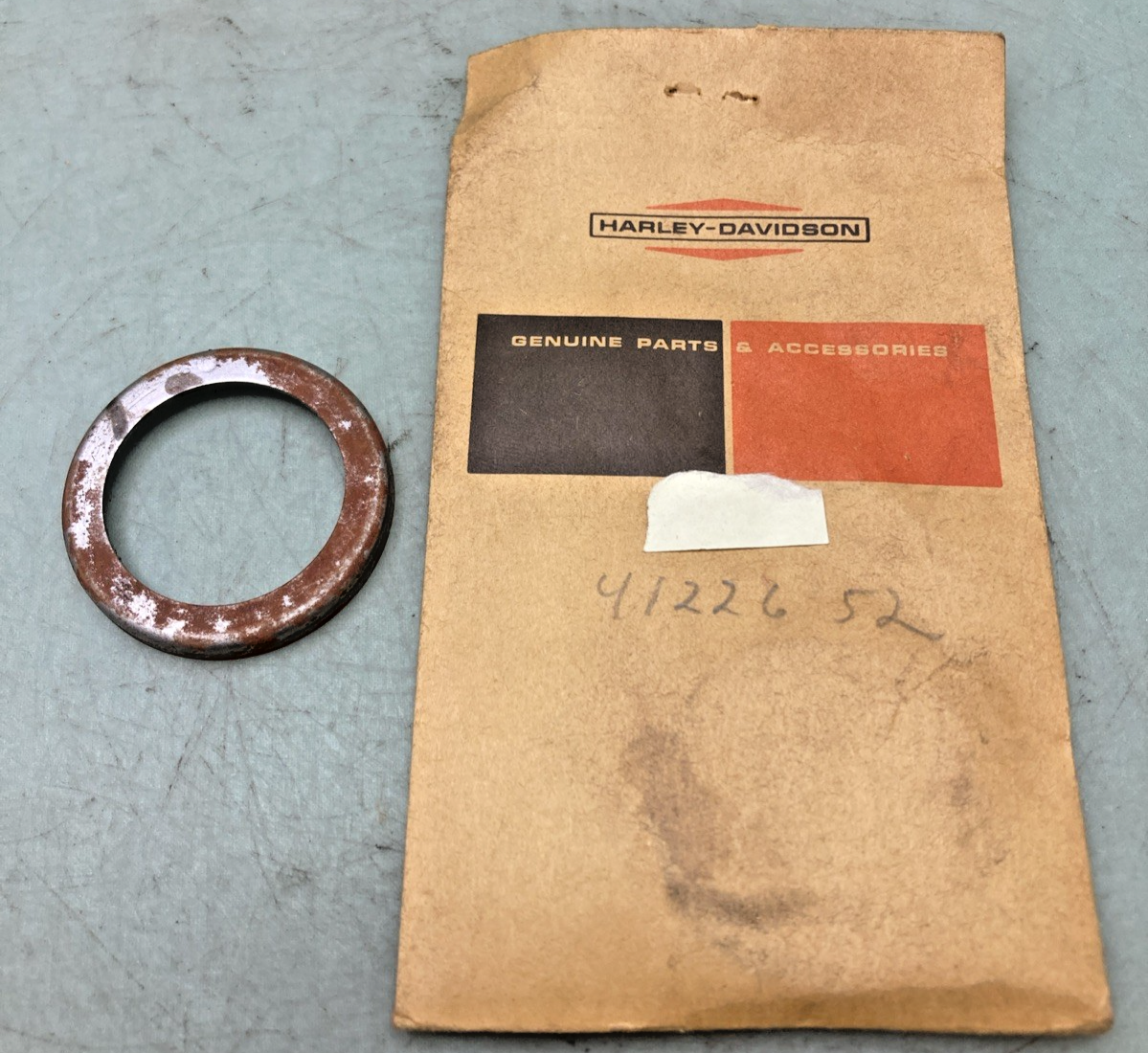 NEW GENUINE HARLEY DAVIDSON 41226-52 GREASE RETAINER