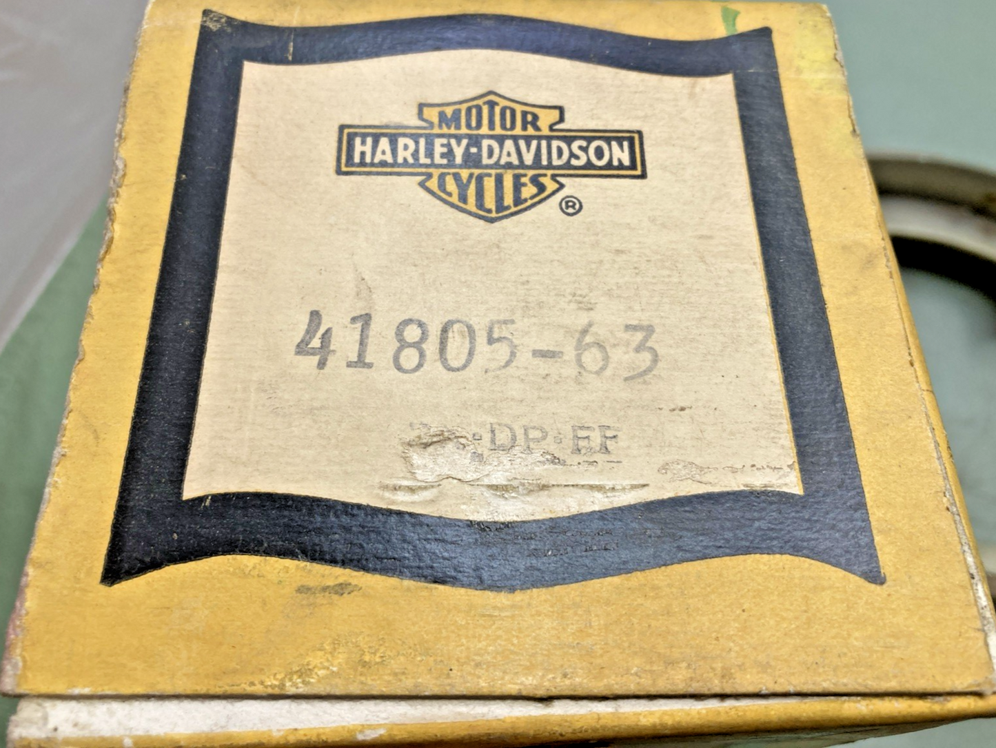 NEW GENUINE HARLEY DAVIDSON 41805-63 BRAKE SHOE SET