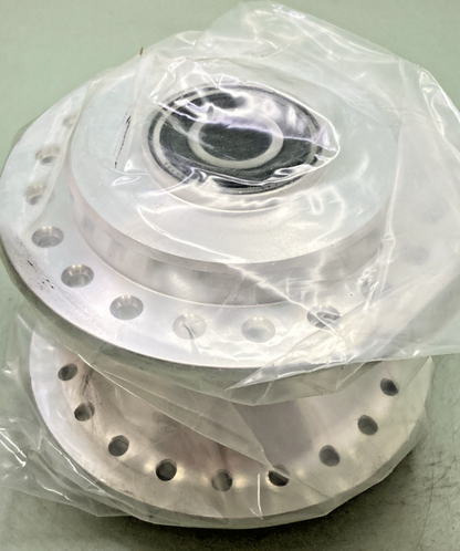 NEW GENUINE HARLEY DAVIDSON 43619-00A HUB WITH BEARINGS