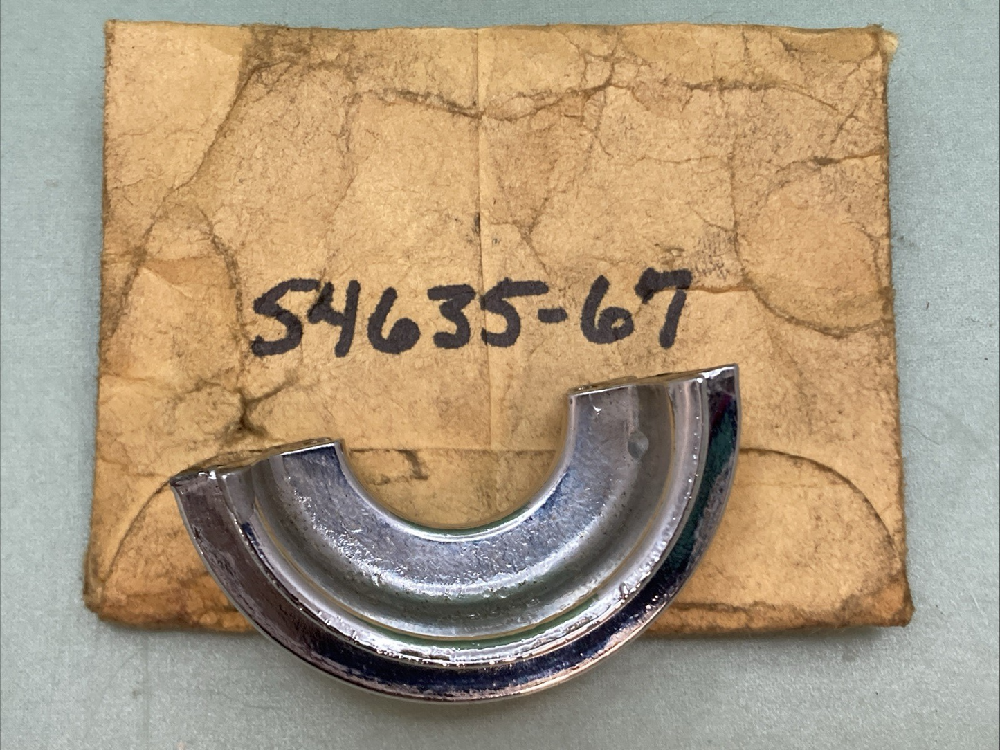 HARLEY DAVIDSON 54635-67 SPRING GUIDE RETAINER UPPER 53066