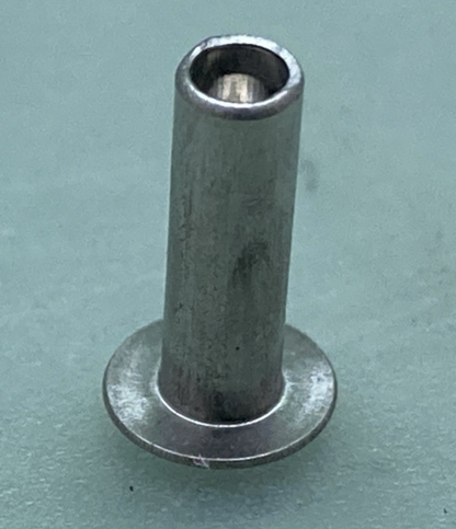 QTY 2 NEW GENUINE V-TWIN 95631-61 Rivet, saddlebag clips