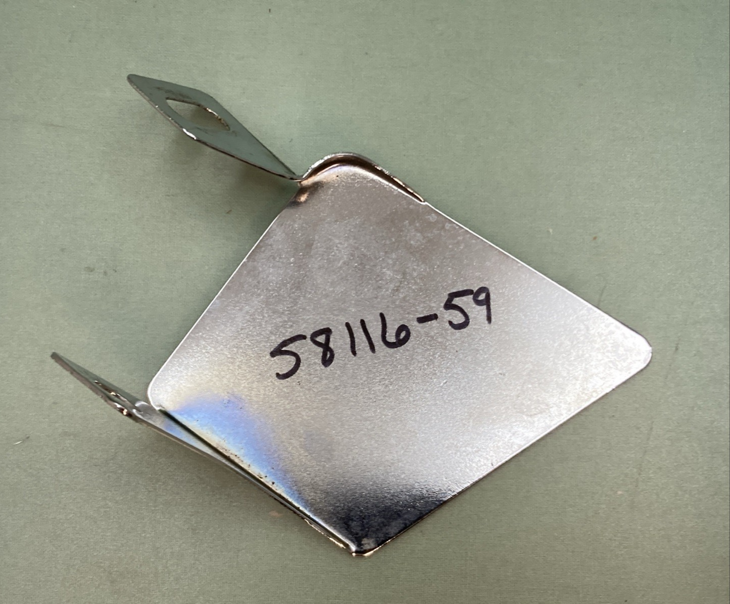 NEW REPLACES HARLEY DAVIDSON 58116-59 Deflection plate, right