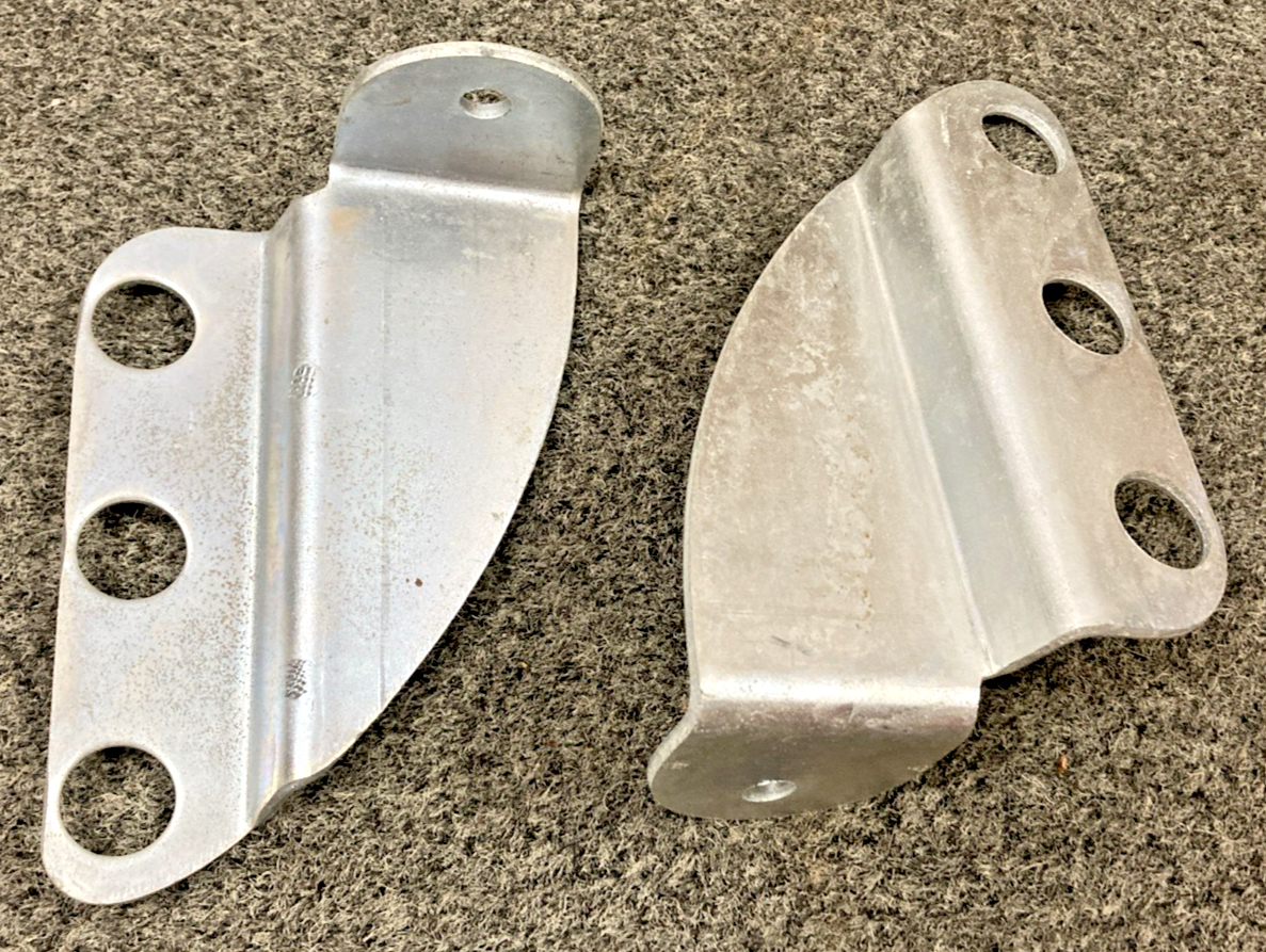 NEW GENUINE HARLEY DAVIDSON 58031-61B ADJUSTABLE WINDSHIELD WINDOW/BRACKET