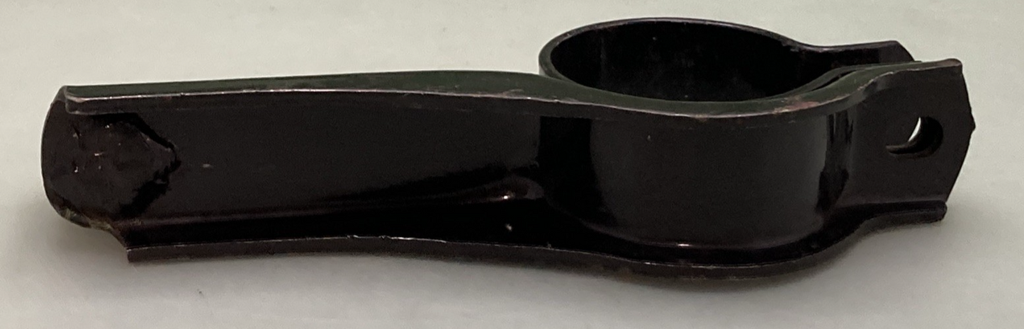 NEW GENUINE HARLEY-DAVIDSON 52672-58 Footrest bracket - right (dual exhaust)