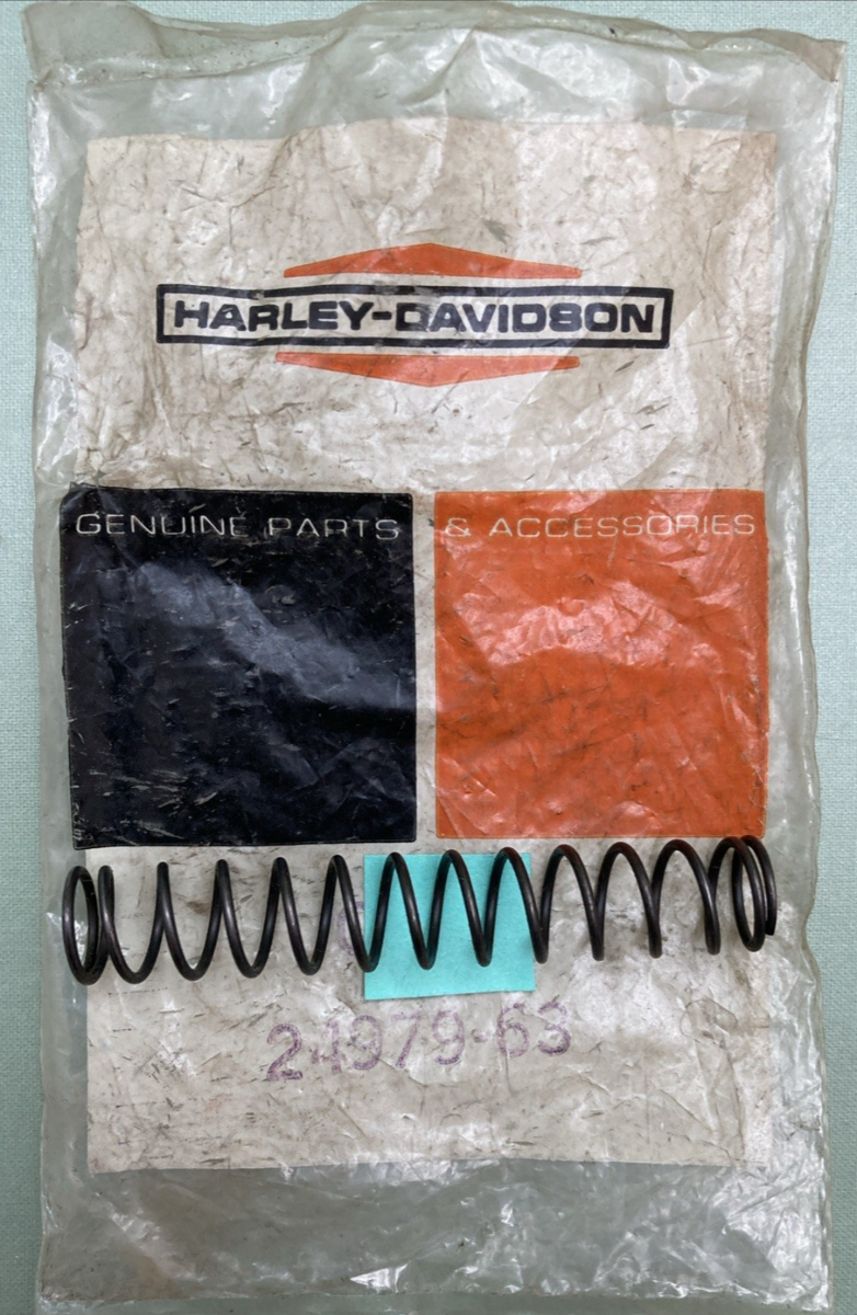 QTY 2 NEW GENUINE HARLEY DAVIDSON 24979-63 Spring, crankcase oil screen