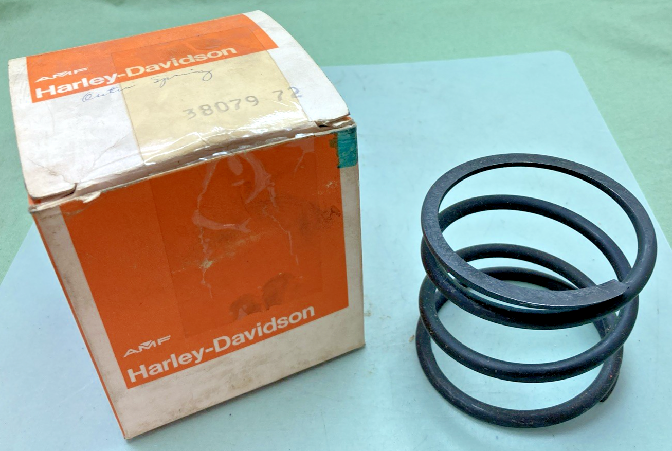 NEW GENUINE HARLEY DAVIDSON 38079-72 OUTER SPRING
