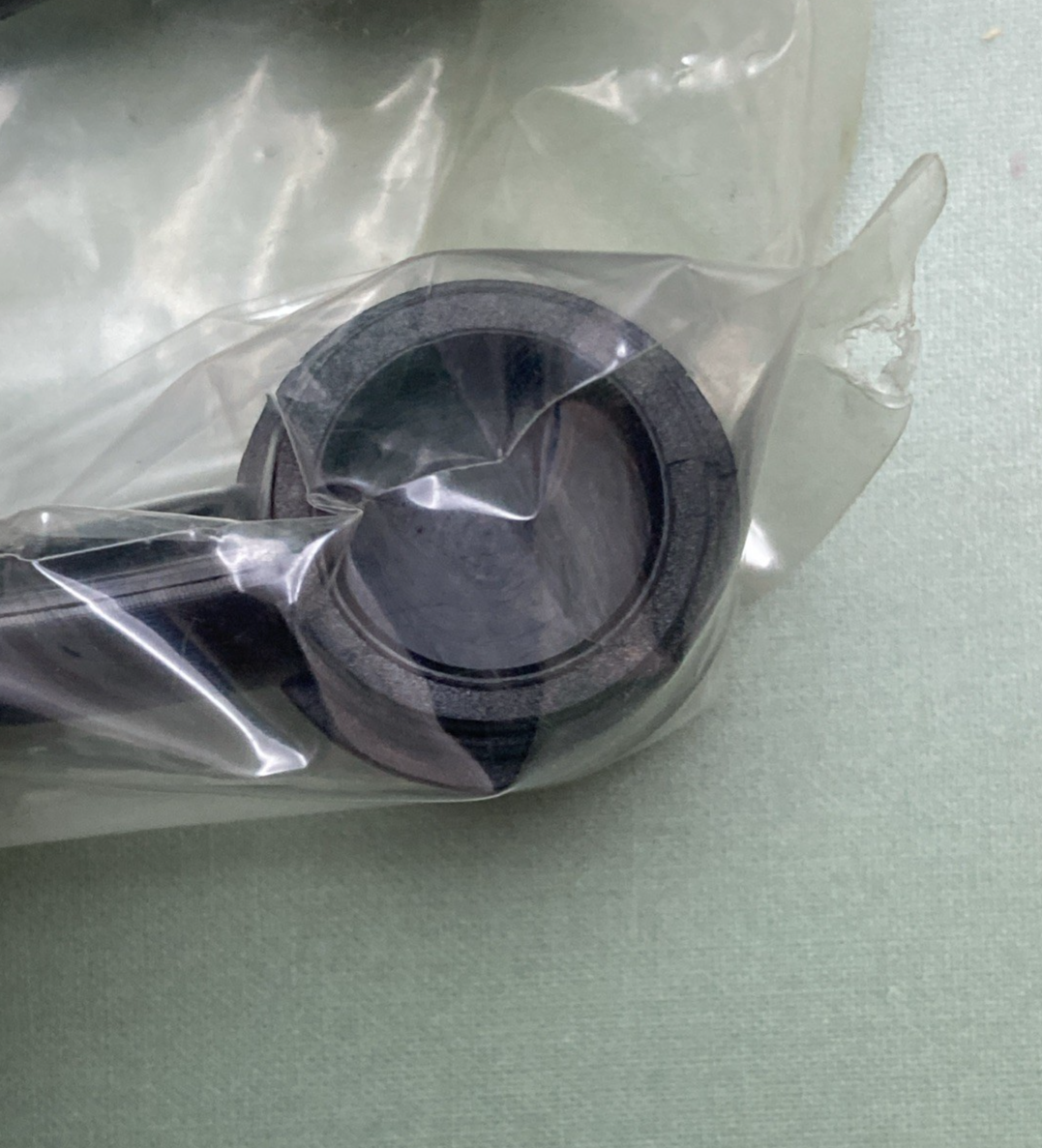 NEW GENUINE EASTERN 24922-93 Breather connector