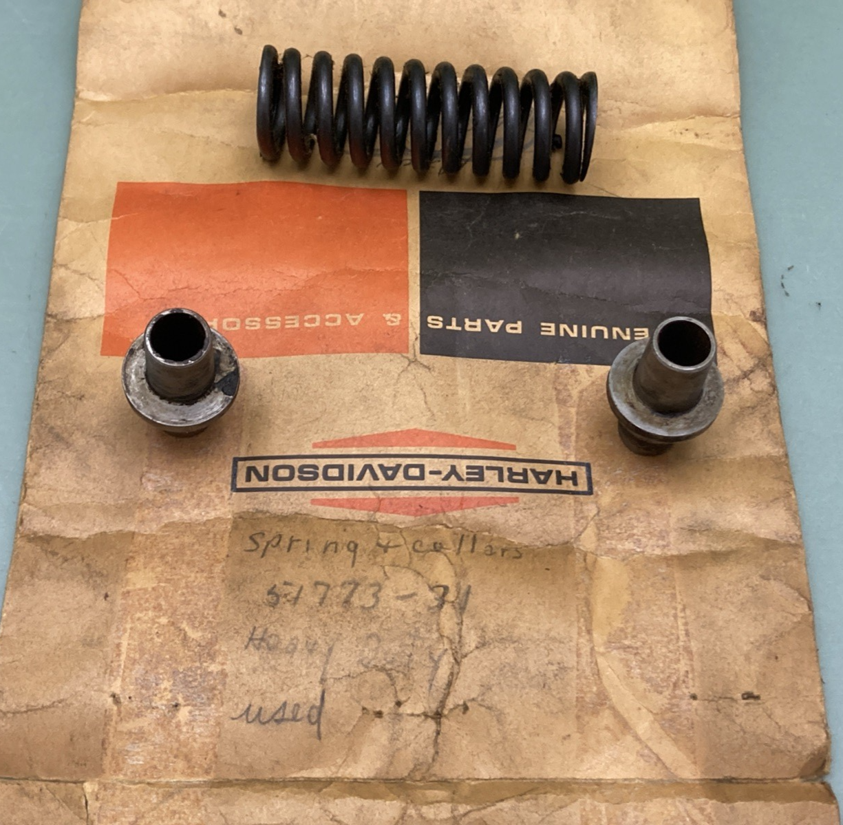 GENUINE HARLEY DAVIDSON 51773-31 Seat post spring with collars, extra heavy