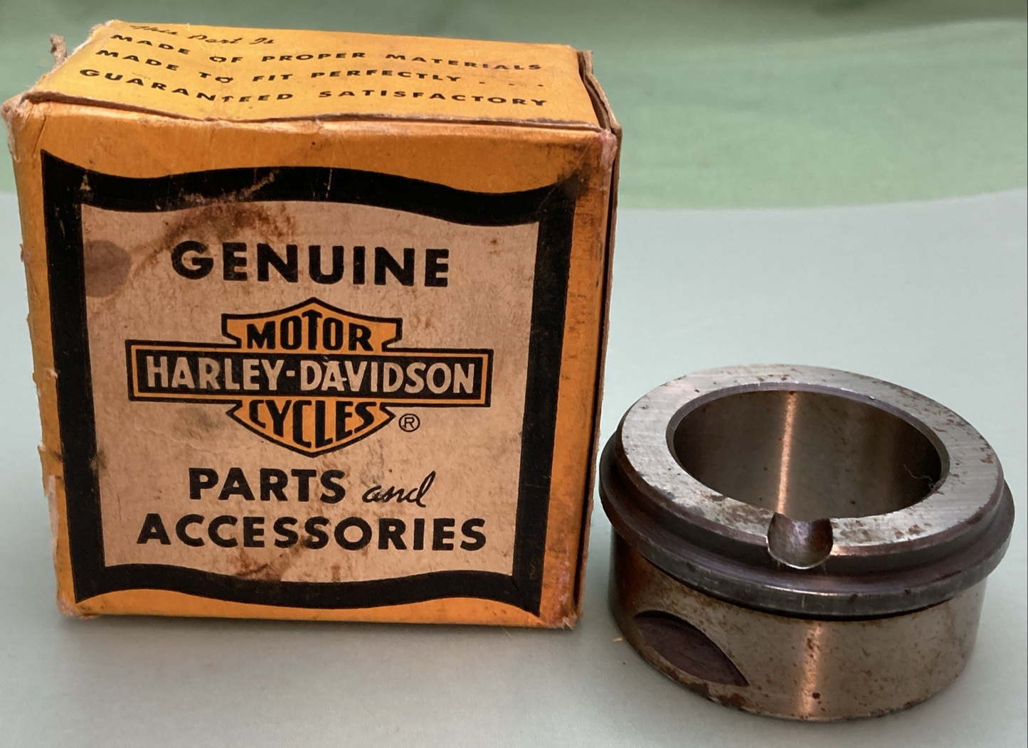 NEW GENUINE HARLEY DAVIDSON 24599-40 Right crankcase bushing, Std.