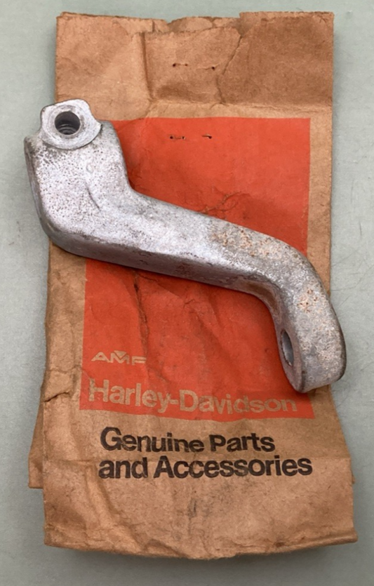 NEW GENUINE HARLEY-DAVIDSON 52700-65 Footrest support, right