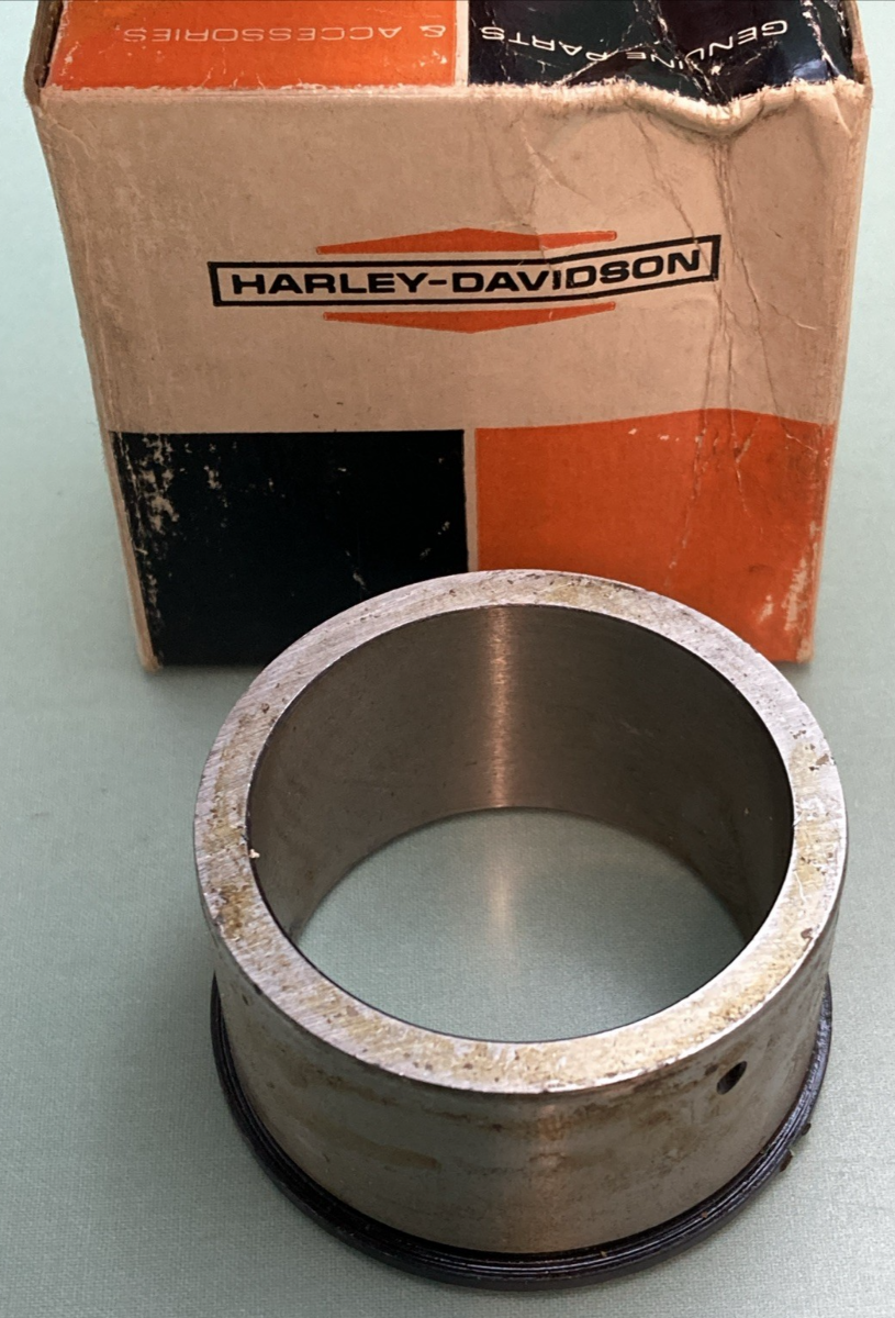 NEW GENUINE HARLEY DAVIDSON 24600-58 Right bearing bushing, with locking detents