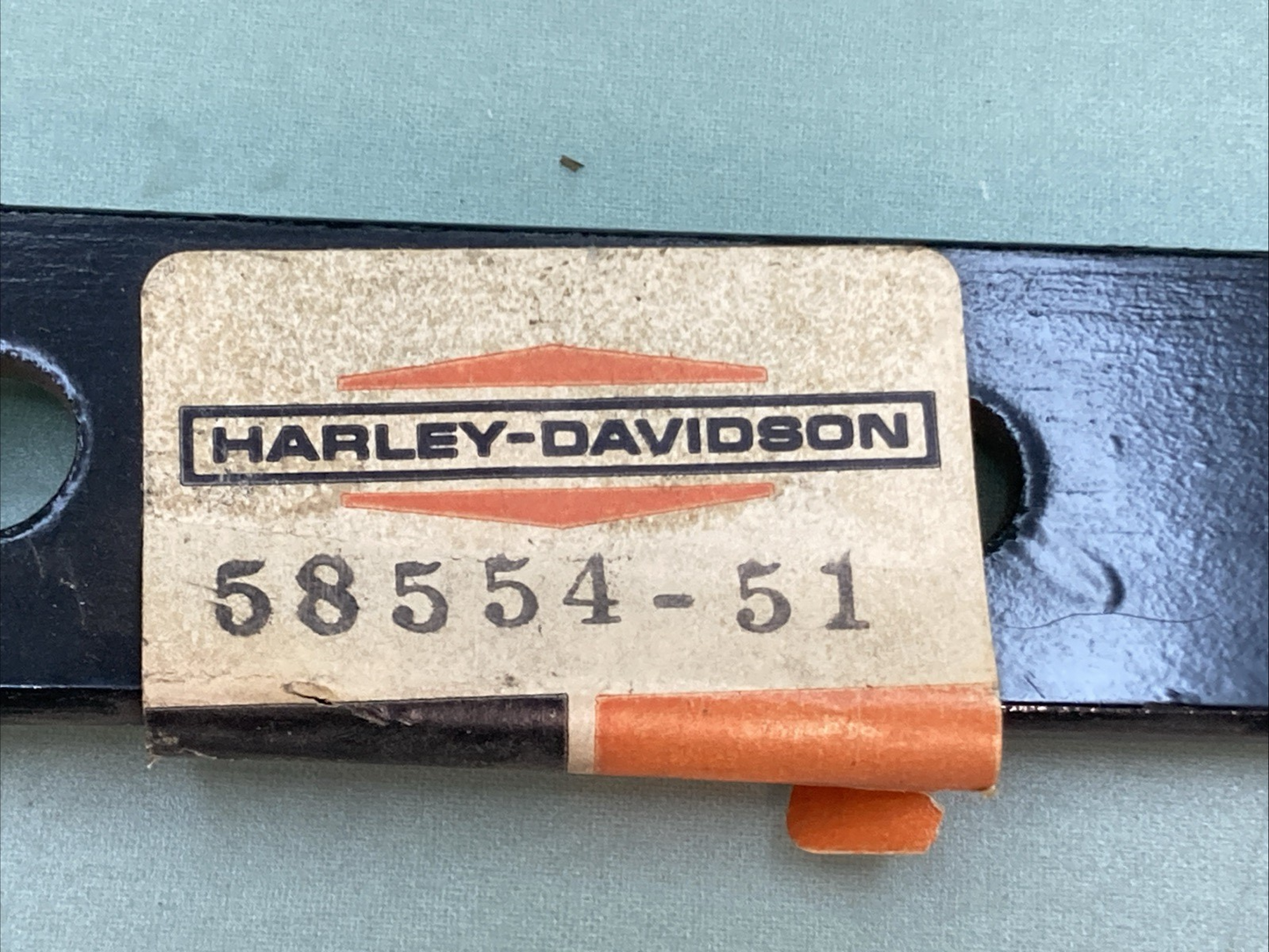 NEW GENUINE HARLEY DAVIDSON 58554-51 Bracket, legshield