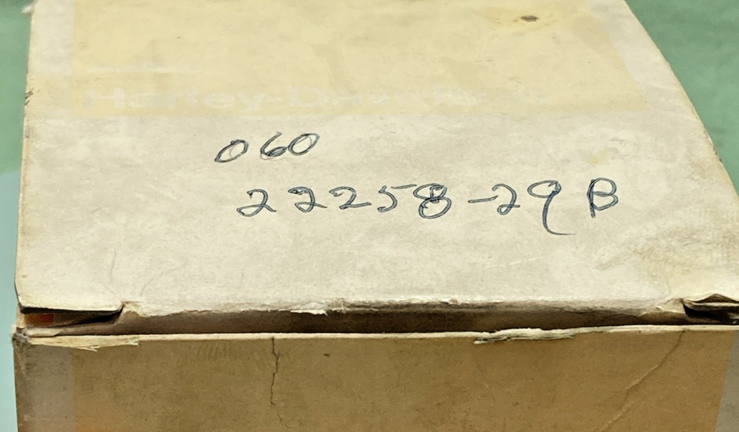 NEW GENUINE HARLEY DAVIDSON 22258-29B PISTON WITH PIN INCOMPLETE KIT