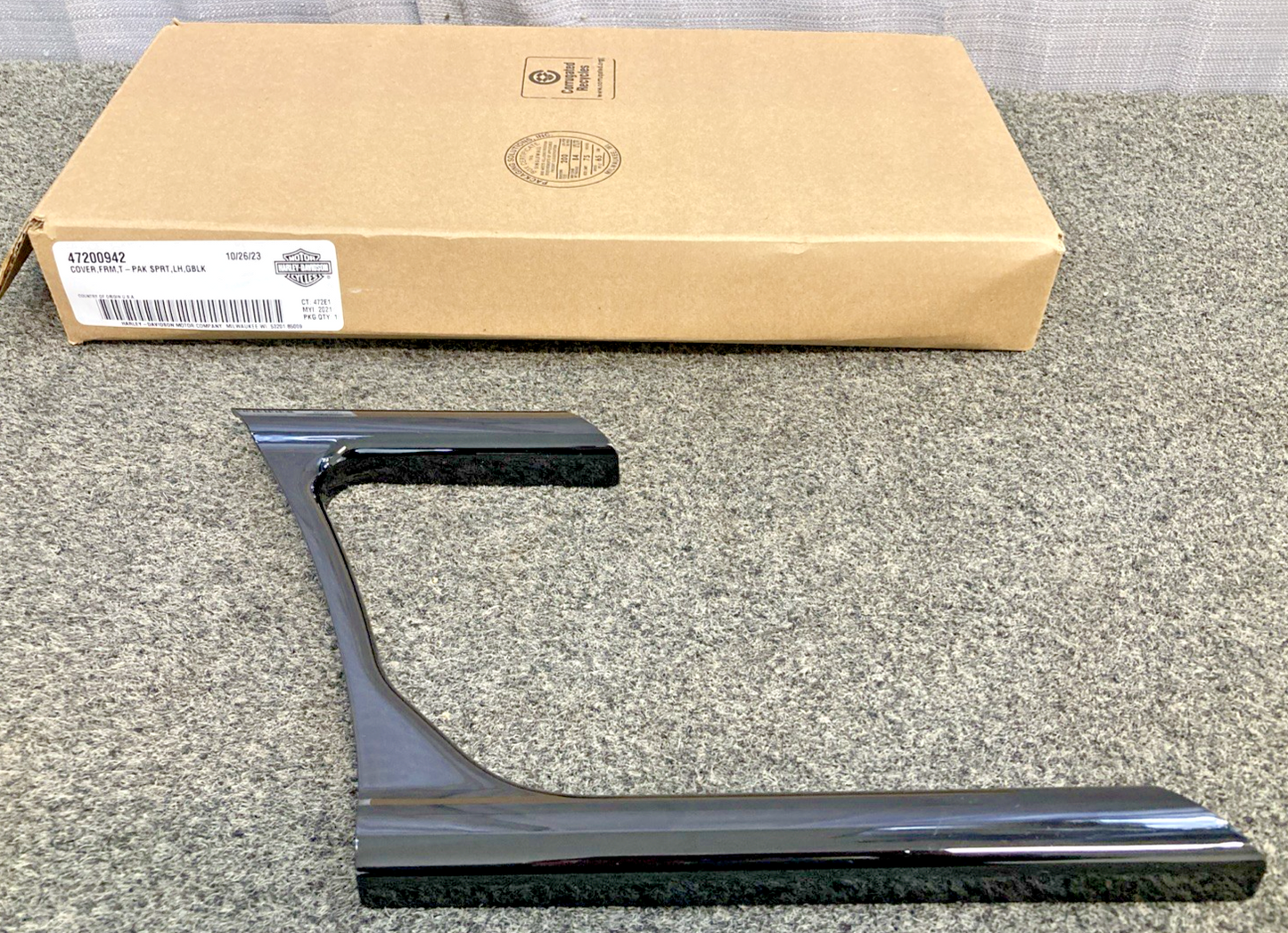 NEW GENUINE HARLEY DAVIDSON 47200942 COVER, FRM, T-PAK SPRT, LH, GBLK