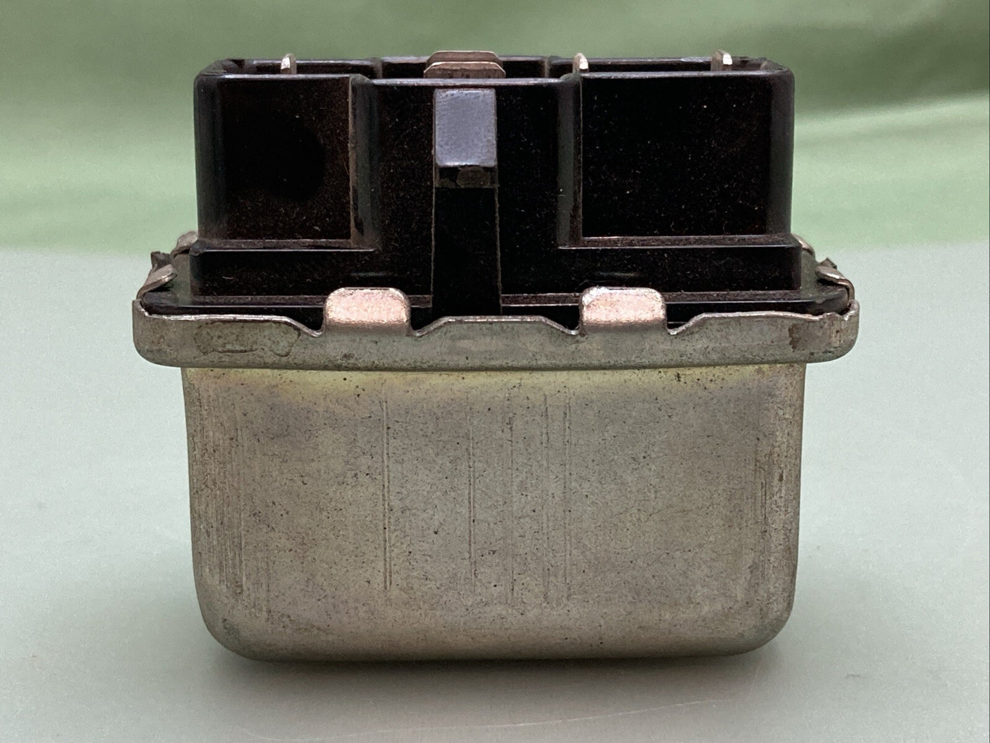 NEW GENUINE GM 10005584 A/C HIGH BLOWER RELAY