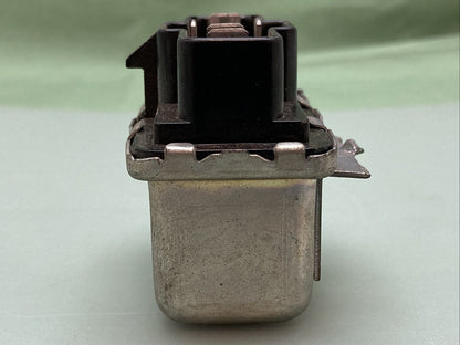 NEW GENUINE GM 10005584 A/C HIGH BLOWER RELAY