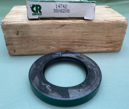 QTY 2 NEW GENUINE CR 14742 OIL SEAL 92049-7028