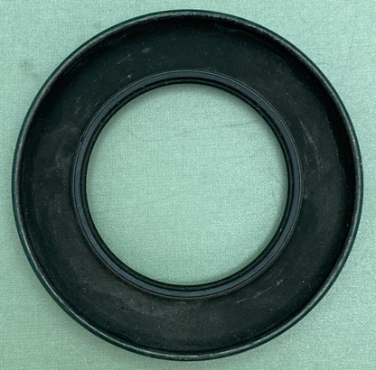 QTY 2 NEW GENUINE CR 14742 OIL SEAL 92049-7028