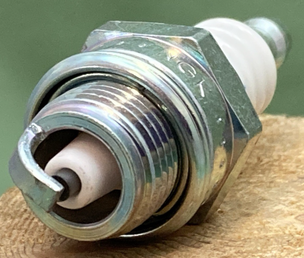 QTY 2 NEW GENUINE NGK 6726 SPARK PLUG BPMR6A