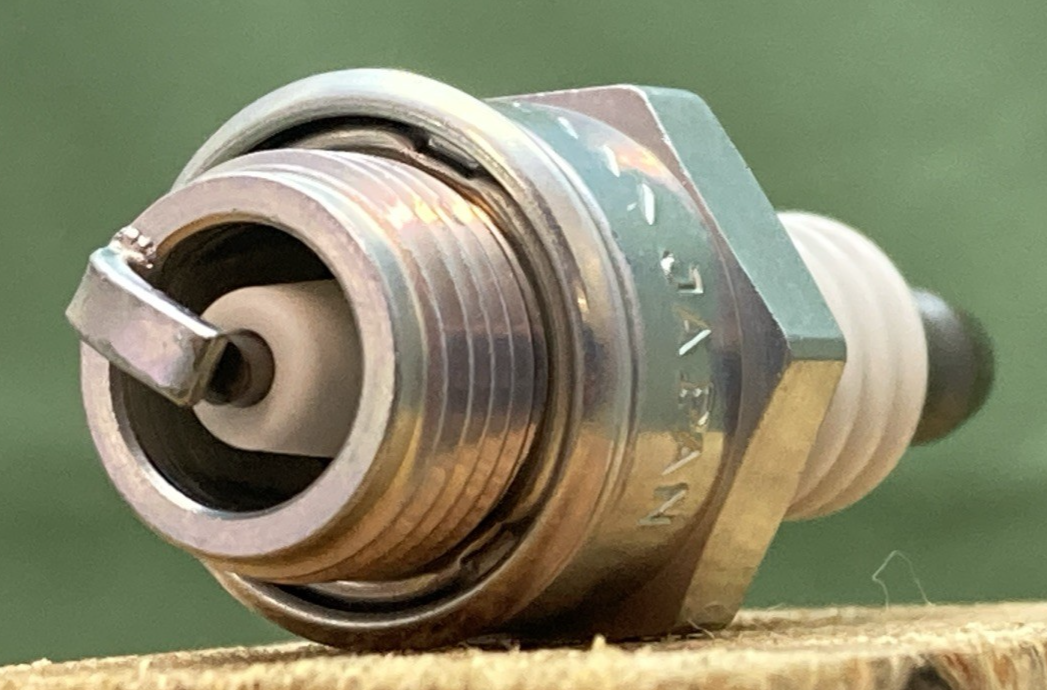 QTY 2 NEW GENUINE NGK 4004 SPARK PLUG BMR4A