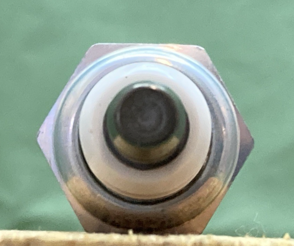 QTY 2 NEW GENUINE NGK 4004 SPARK PLUG BMR4A