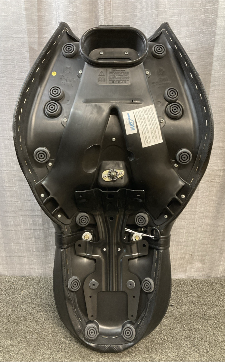 GENUINE TRIUMPH A9708059 Dual, Seat, Kit, Classic