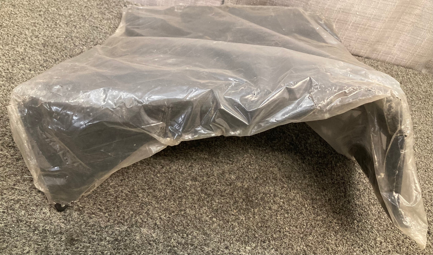 New Genuine Yamaha 5FUF16910000 Flap, Right Rear 5FU-F1691-00-00