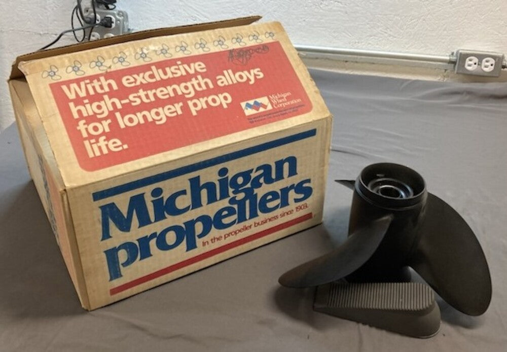 Michigan 012039 Alum. RH Propeller 3 Blade 13 Spline 11.75" x 17" New Genuine
