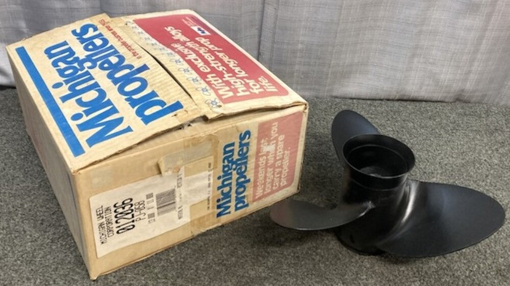 Michigan 012036 Alum. RH Propeller 3 Blade 13 Spline 13" x 11" New Genuine