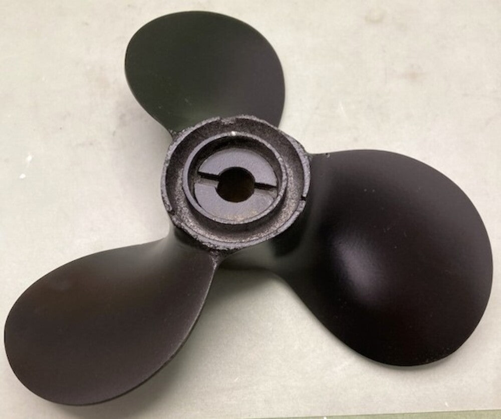 Michigan 012013 Alum. RH Propeller 3 Blade 9.25" x 11" New Genuine