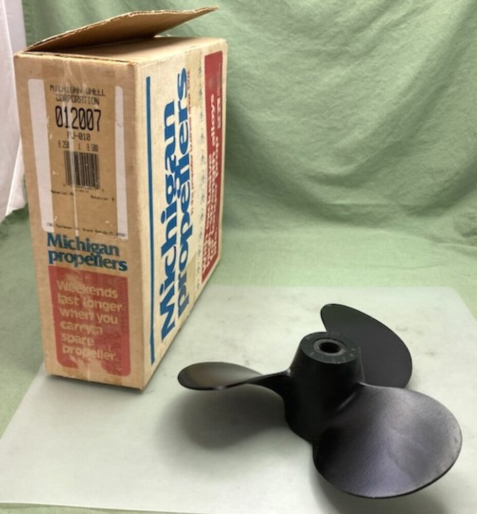 Michigan 012007 Alum. RH Propeller 3 Blade 8.25" x 8.5" New Genuine