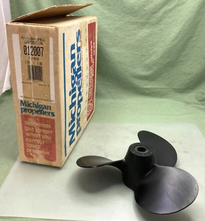 Michigan 012007 Alum. RH Propeller 3 Blade 8.25" x 8.5" New Genuine