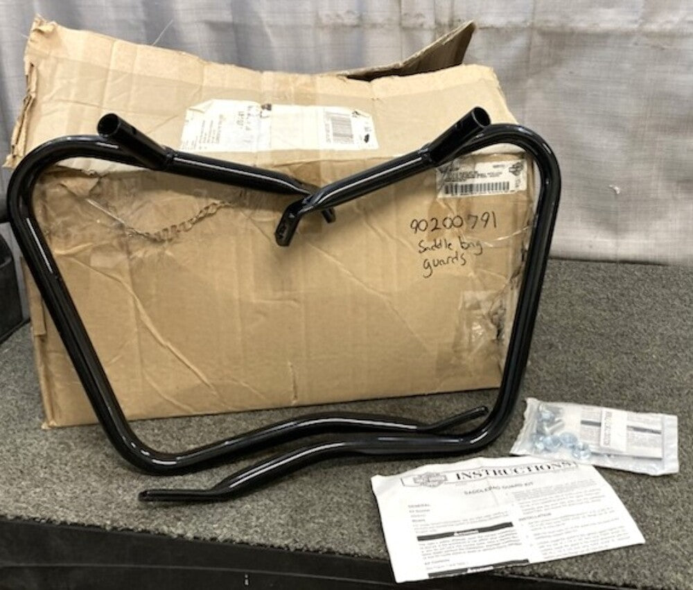 Harley Davidson 90200791 Rear Saddlebag Guard Set New Genuine