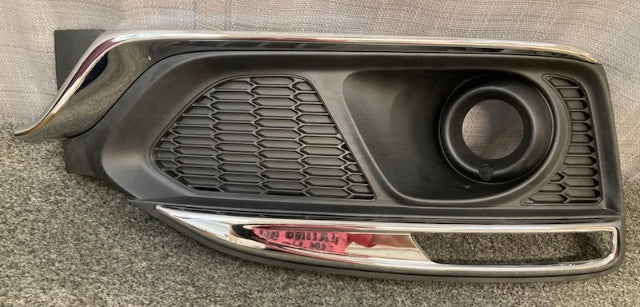 General Motors 42346547 Front Passenger Side Fog Lamp Bezel New Genuine