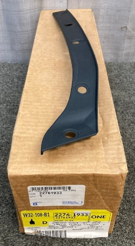 General Motors 22761933 Pass Side Bumper Fascia Blackout Molding GM New Genuine